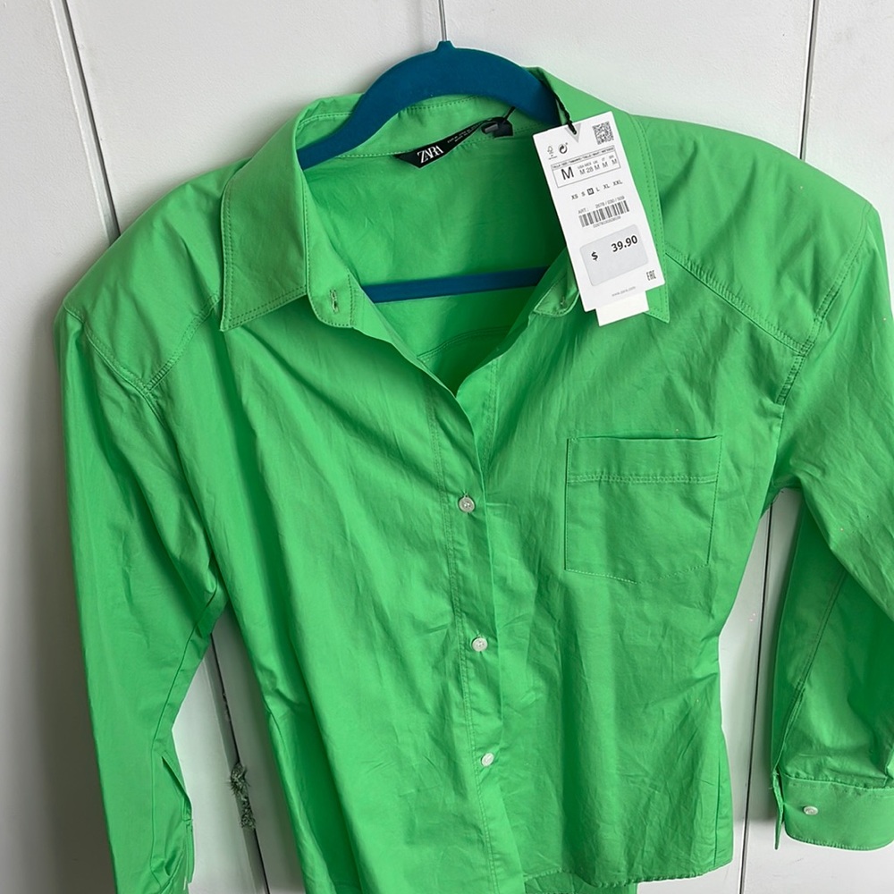 Zara padded green button down top. *NEW* with tags